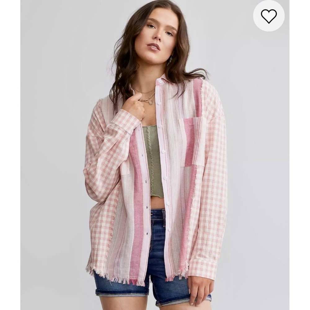 BKE Buckle Women's Medium Boyfriend Fit Pink Checker Striped Frayed Button Shirt